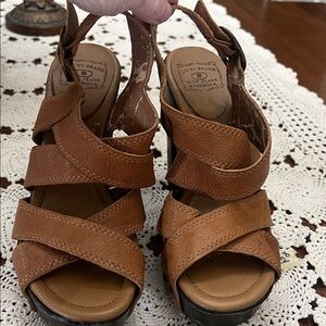 Lucky Brand Tan Brown Leather Strappy Slingback Sandals Size 7.5